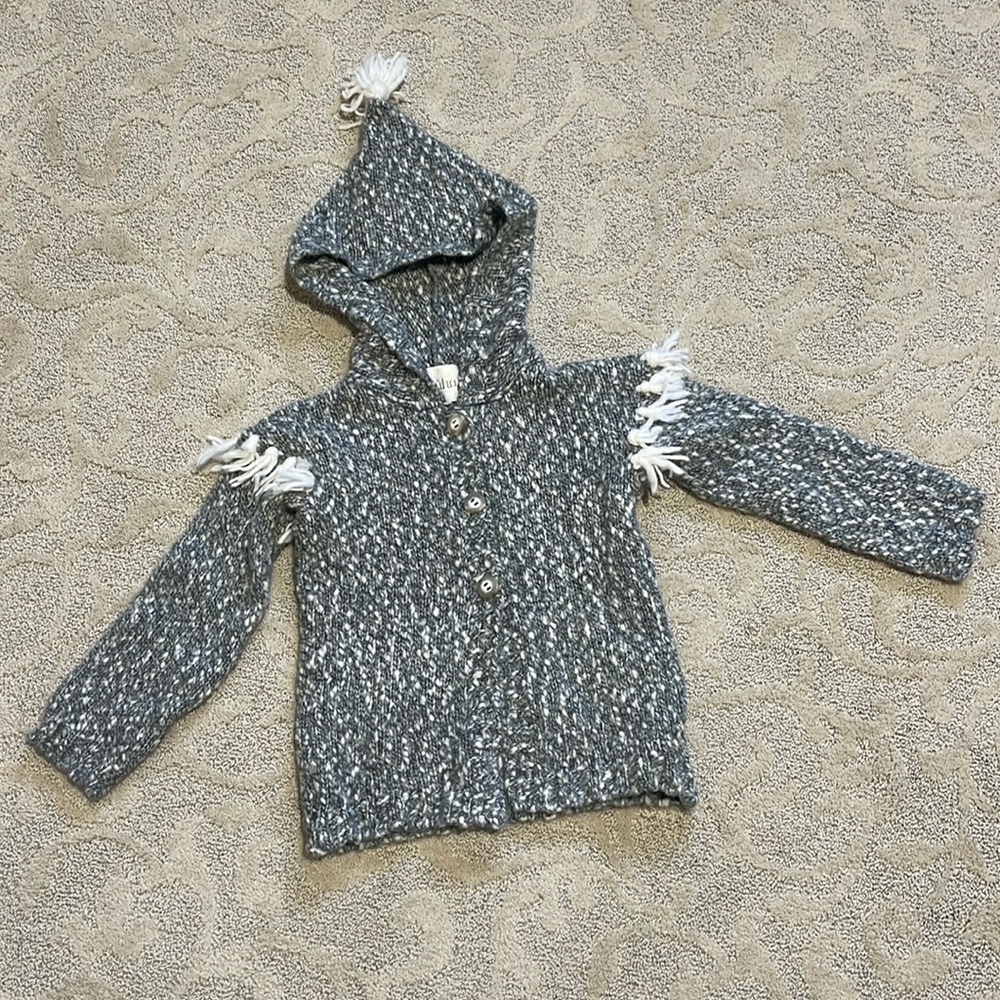 BUHO KOALA GRAY & WHITE FRINGE WOOL BLEND HOODIE SWEATER WITH BUTTONS SIZE 4T